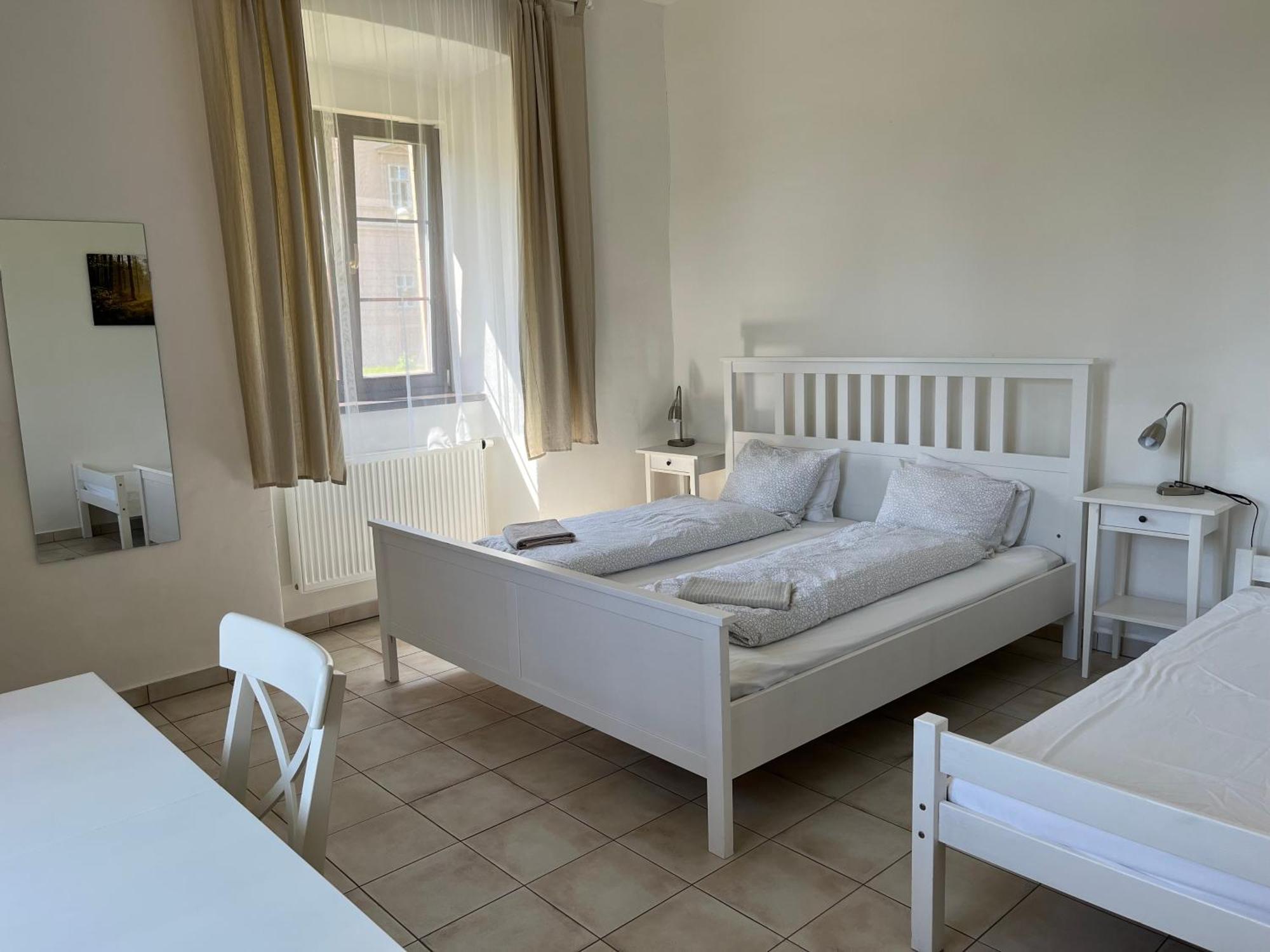 Dvur Nove Zamky Hotel Mladec Luaran gambar