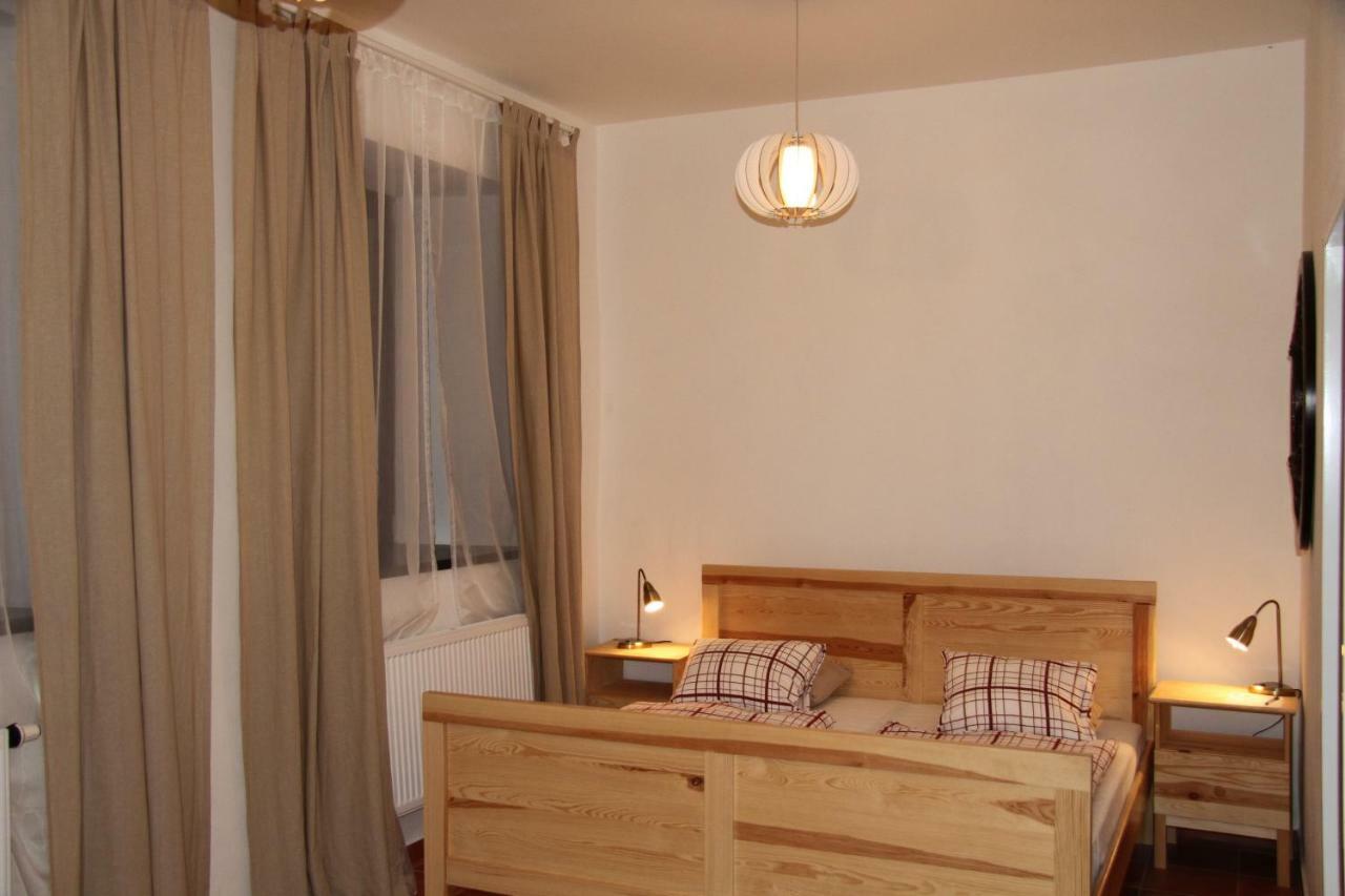 Dvur Nove Zamky Hotel Mladec Luaran gambar
