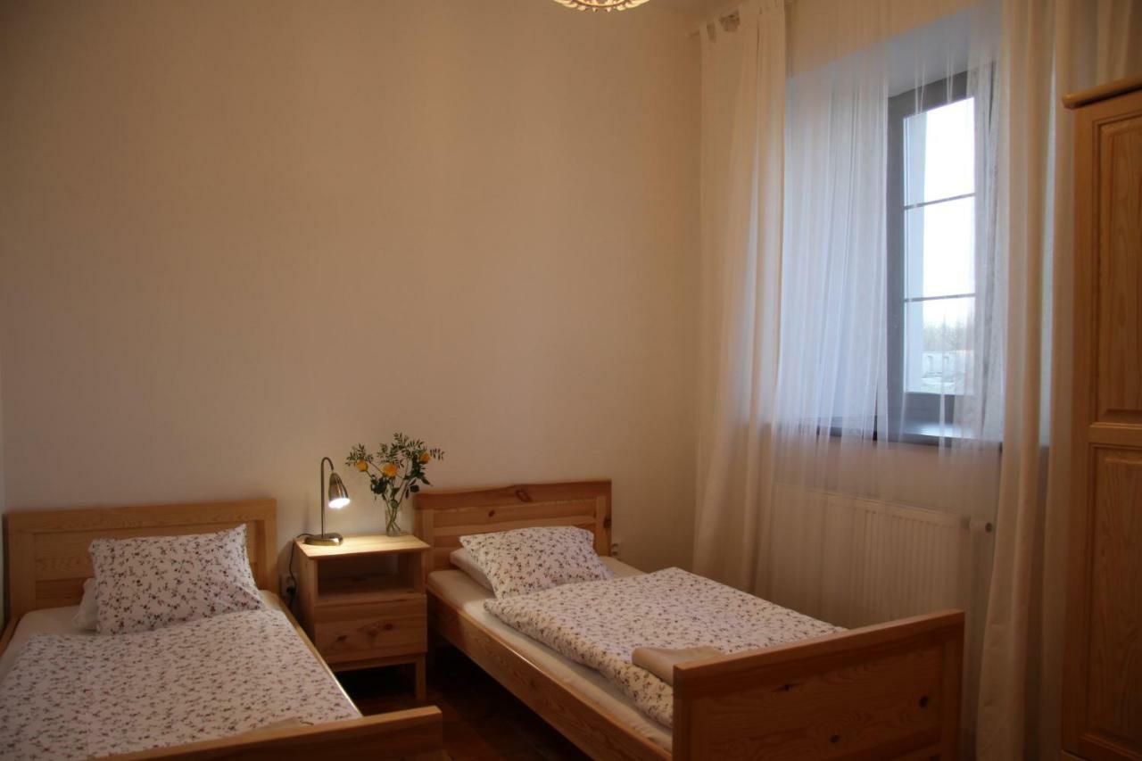 Dvur Nove Zamky Hotel Mladec Luaran gambar